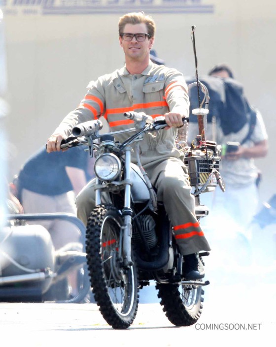 Exclusive... Chris Hemsworth Films "Ghostbusters"