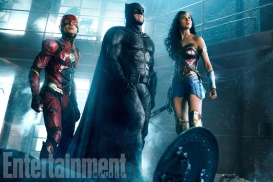 JUSTICE LEAGUE (2017) (L-r)†EZRA MILLER as The Flash,†BEN AFFLECK as Batman and GAL GADOT as Wonder Woman Credit: Warner Bros. Pictures/ ô & © DC Comics